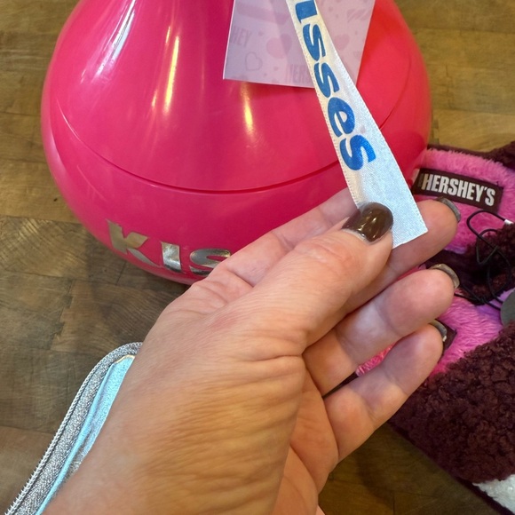 NEW Hershey Kiss Plush Slippers and Bag Set Big Pink Silver Hershey Kiss Dish - Picture 11 of 16